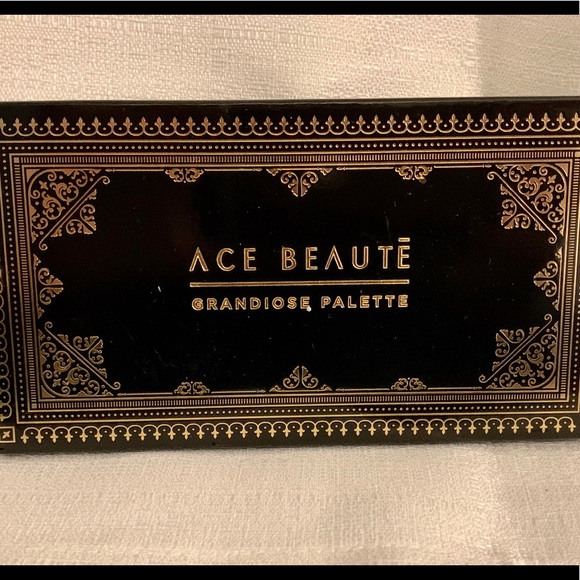 ACE BEAUTE Grandiose Eyeshadow Pallet - Picture 2 of 3